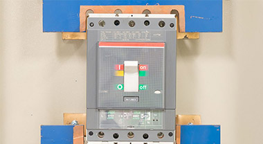 How to choose a four-pole circuit breaker in 2020?