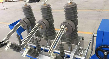 Operation method and precautions of high voltage circuit breaker