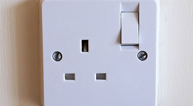 The larger the household circuit breaker specification, the better?