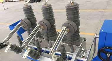 Causes and prevention of overvoltage of vacuum circuit breaker